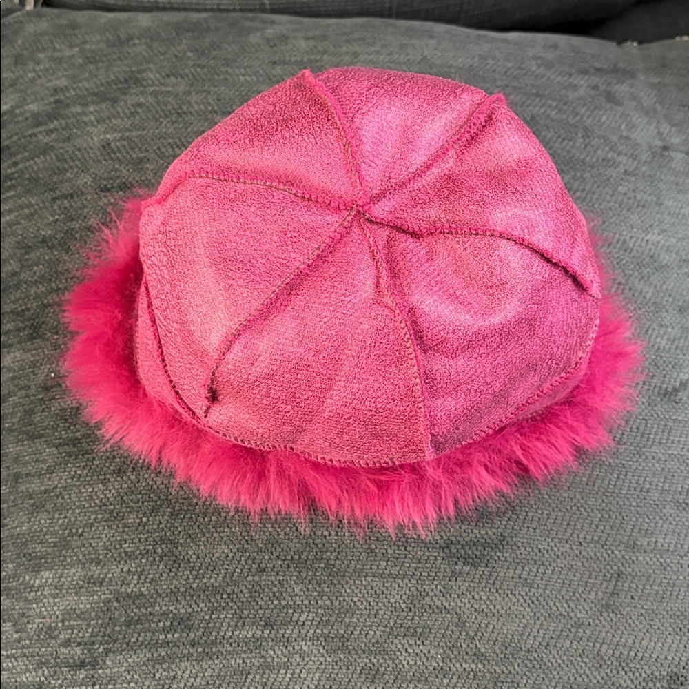 NEW: Pink Fuzzy Trim Beanie one size - Picture 4 of 7